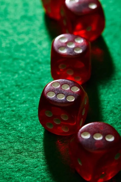 3-hand casino hold'em গেমের লাইভ স্টুডিও দৃশ্য